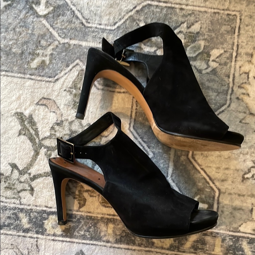 Via Spiga Black Suede Peep-Toe Heels with Stacked Heel size 11